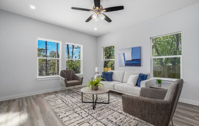 3-bedroom rental at 104 Shenandoah in San Antonio, TX — photo 2