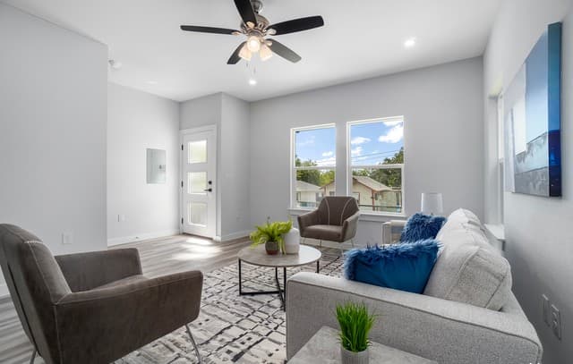 3-bedroom rental at 104 Shenandoah in San Antonio, TX — photo 3