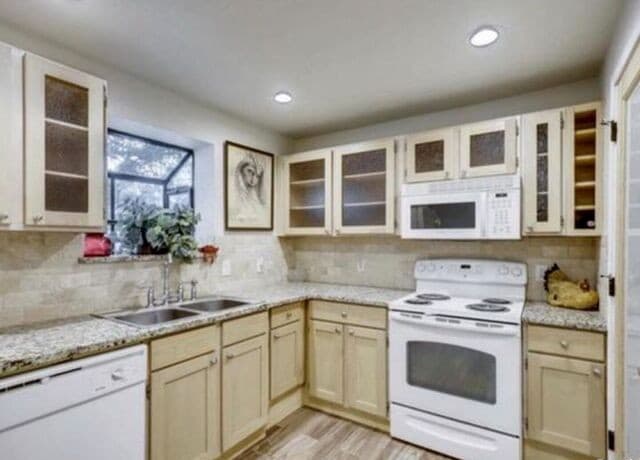 2-bedroom rental at 11843 Braesview Unit 309C in San Antonio, TX — photo 3