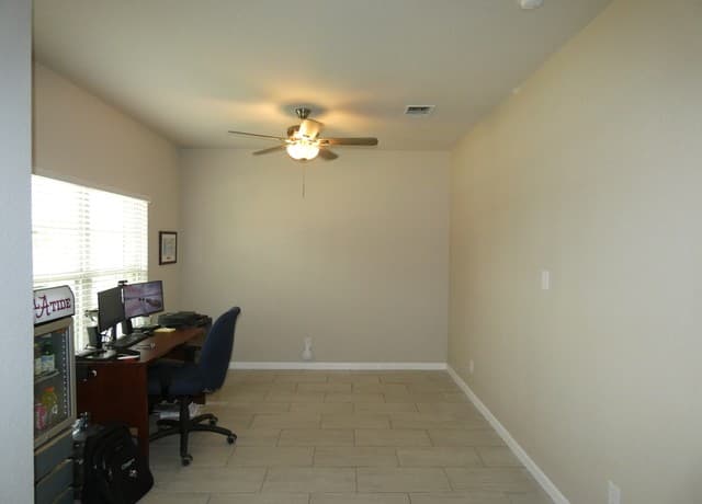 4-bedroom rental at 10503 Pablo Way in Converse, TX — photo 4