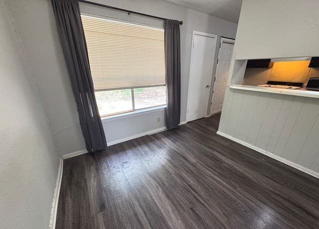 3-bedroom rental at 7300 Deep Spring Dr in San Antonio, TX — photo 2