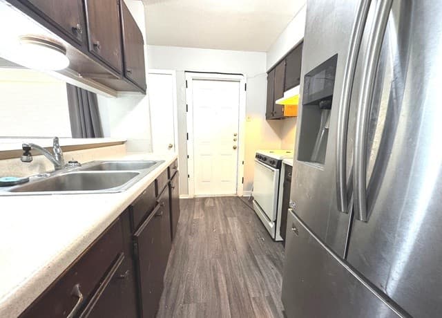 3-bedroom rental at 7300 Deep Spring Dr in San Antonio, TX — photo 5