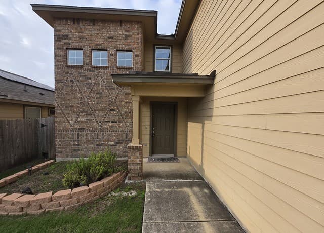 3-bedroom rental at 6114 Hackberry Pond in San Antonio, TX — photo 2