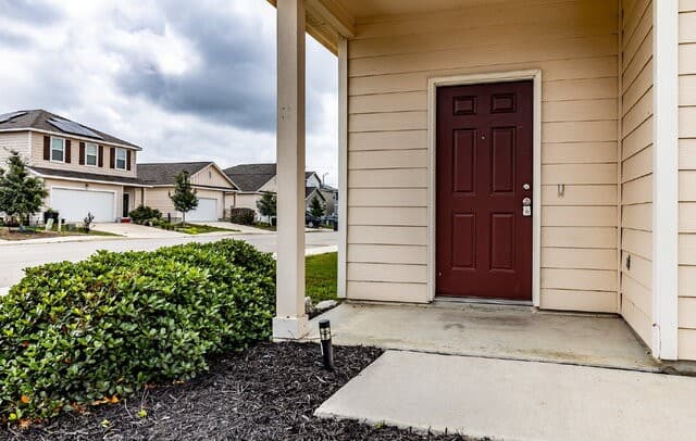 3-bedroom rental at 5334 Hickory Pl in San Antonio, TX — photo 5