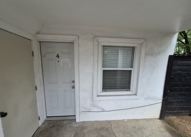 1-bedroom rental at 115 Caldwell St Unit 4 in San Antonio TX