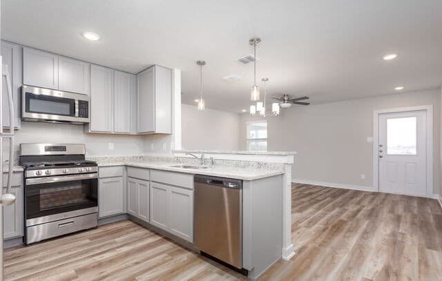 3-bedroom rental at 263 Damon Dv in San Antonio, TX — photo 2