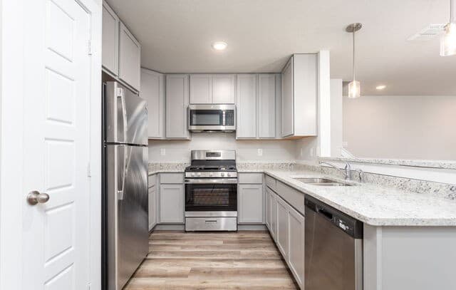 3-bedroom rental at 263 Damon Dv in San Antonio, TX — photo 3