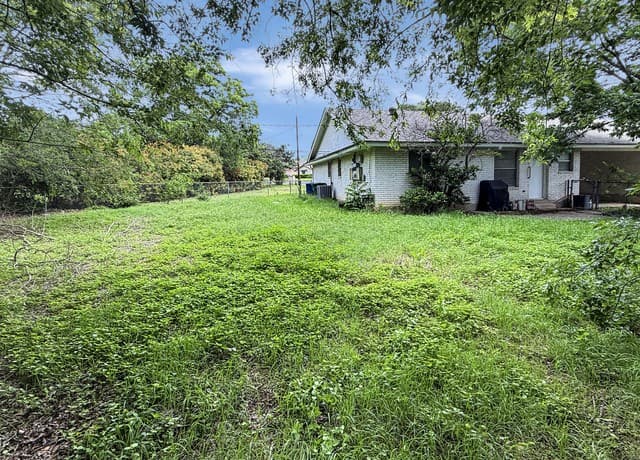 3-bedroom rental at 1017 Evening Dun in San Antonio, TX — photo 2