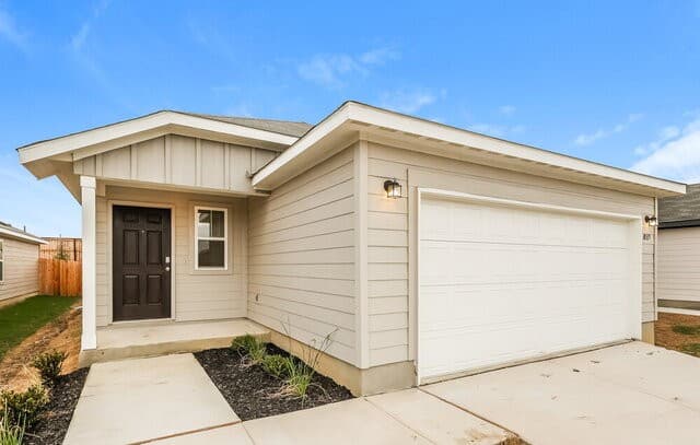 3-bedroom rental at 10315 Monte Carmel Pl in Converse, TX — photo 3