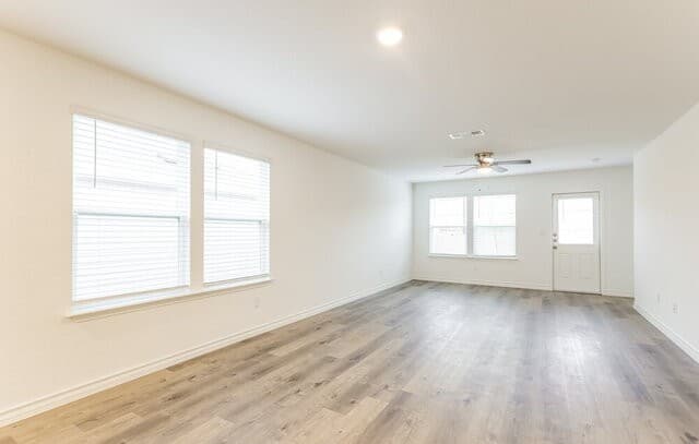 3-bedroom rental at 10315 Monte Carmel Pl in Converse, TX — photo 4
