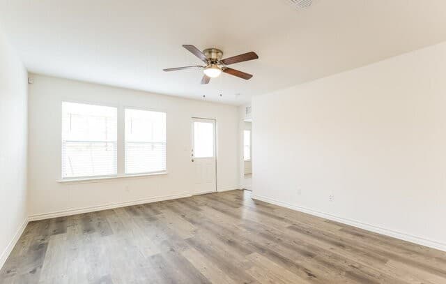 3-bedroom rental at 10315 Monte Carmel Pl in Converse, TX — photo 5