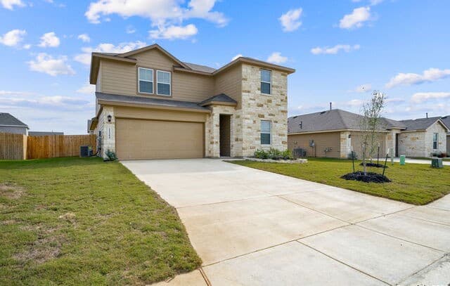 4-bedroom rental at 21266 Watercourse Way in San Antonio, TX — photo 2