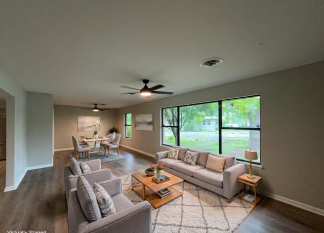 3-bedroom rental at 133 Shearer Hill in San Antonio, TX — photo 2