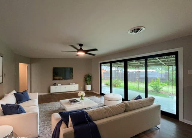 3-bedroom rental at 133 Shearer Hill in San Antonio, TX — photo 3