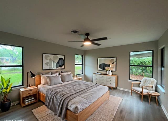 3-bedroom rental at 133 Shearer Hill in San Antonio, TX — photo 4