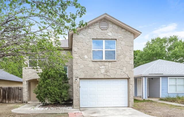 4-bedroom rental at 8320 Morning Grove Dr in Converse TX