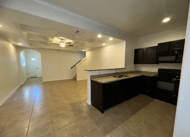 3-bedroom rental at 16808 Dancing Ava Unit #3 in Selma, TX — photo 4
