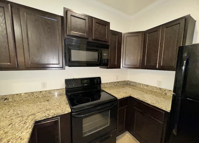 3-bedroom rental at 16808 Dancing Ava Unit #3 in Selma, TX — photo 5