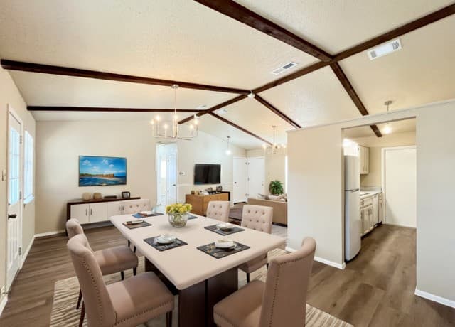 3-bedroom rental at 8211 Creekline Dr in San Antonio, TX — photo 4