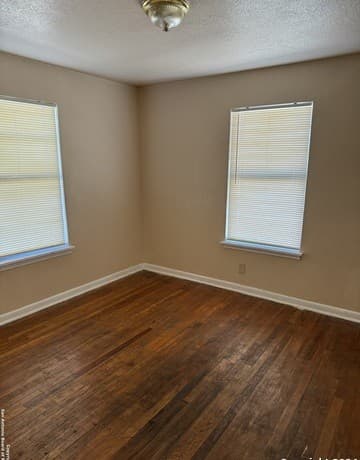 2-bedroom rental at 675 W Pyron Ave in San Antonio, TX — photo 5