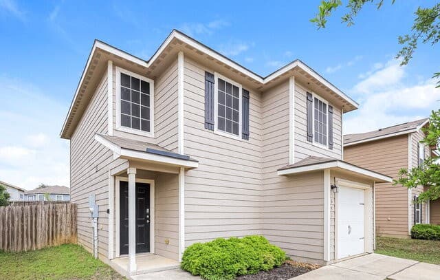 3-bedroom rental at 6427 Woodcliff Bnd in San Antonio, TX — photo 4