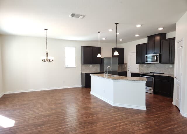 4-bedroom rental at 3306 Putnam Fields in Converse, TX — photo 5