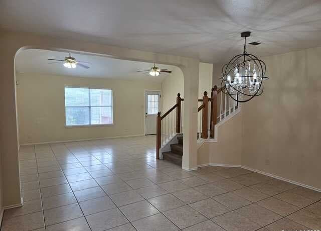 4-bedroom rental at 566 Rattler Bluff in San Antonio, TX — photo 4