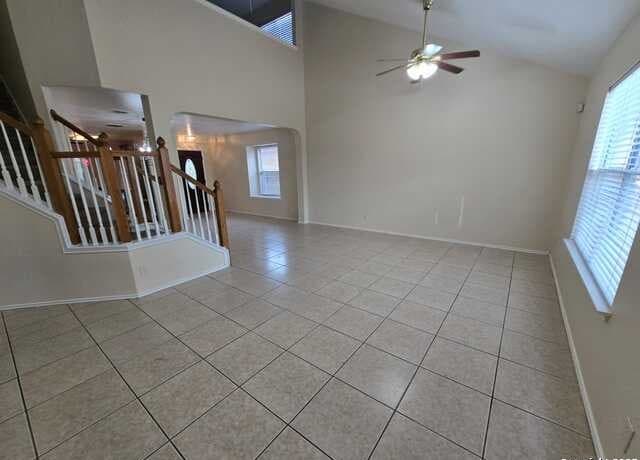 4-bedroom rental at 566 Rattler Bluff in San Antonio, TX — photo 5
