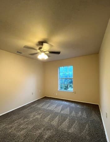 3-bedroom rental at 7607 Sage Oak St in Live Oak, TX — photo 5