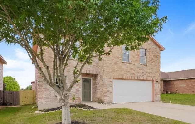 5-bedroom rental at 11012 Dublin Pl in San Antonio, TX — photo 4