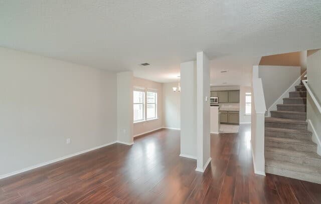 5-bedroom rental at 11012 Dublin Pl in San Antonio, TX — photo 5