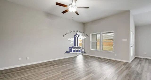 4-bedroom rental at 9330 Bennett in Converse, TX — photo 5