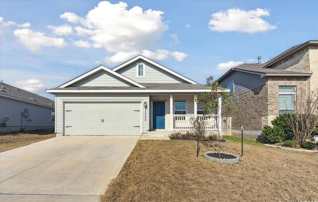 3-bedroom rental at 13735 Locklear Way in San Antonio, TX — photo 3