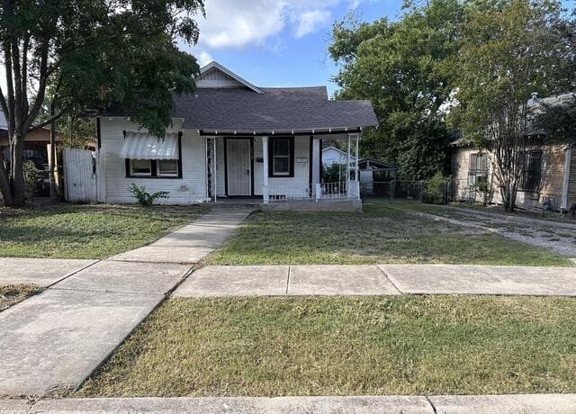 2-bedroom rental at 1319 Leal Unit 1 in San Antonio TX