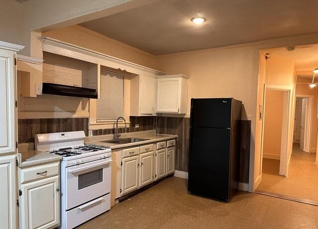 2-bedroom rental at 1319 Leal Unit 1 in San Antonio, TX — photo 2