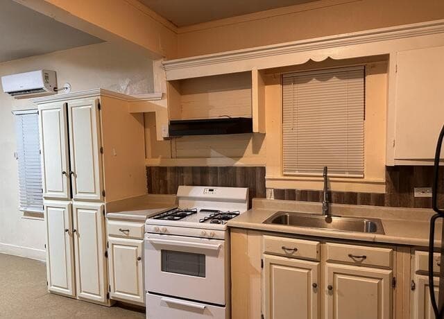 2-bedroom rental at 1319 Leal Unit 1 in San Antonio, TX — photo 3