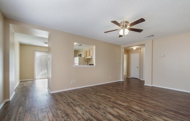 2-bedroom rental at 5954 Summer Fest Dr in San Antonio, TX — photo 5