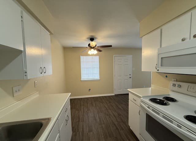 1-bedroom rental at 10815 Baltic Unit 1 in San Antonio, TX — photo 5