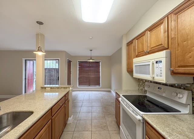 1-bedroom rental at 3843 Barrington St Unit 160P in San Antonio, TX — photo 4
