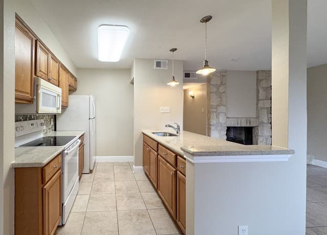1-bedroom rental at 3843 Barrington St Unit 160P in San Antonio, TX — photo 5