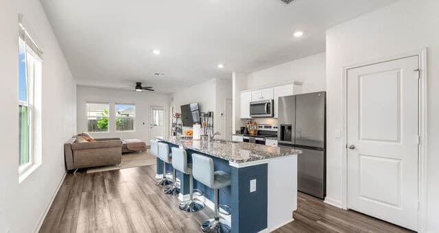 3-bedroom rental at 12515 Antilia in San Antonio, TX — photo 5