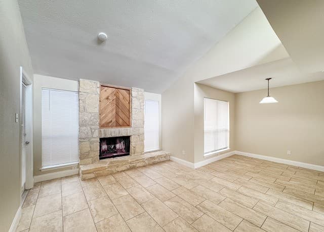 1-bedroom rental at 3843 Barrington St Unit 215D in San Antonio, TX — photo 2
