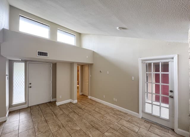 1-bedroom rental at 3843 Barrington St Unit 215D in San Antonio, TX — photo 5