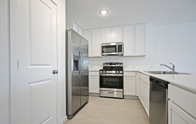 4-bedroom rental at 463 River Run Way in San Antonio, TX — photo 4