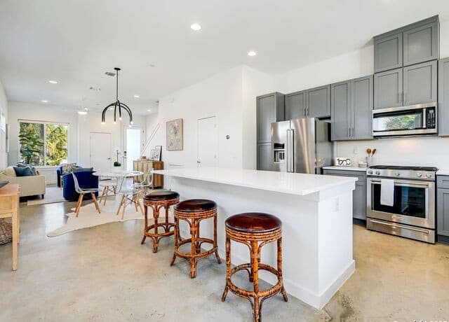 3-bedroom rental at 102 Tendick Street Unit 501 in San Antonio, TX — photo 5