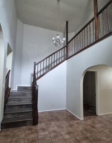 4-bedroom rental at 7014 Hickory Ridge Dr in Converse, TX — photo 5