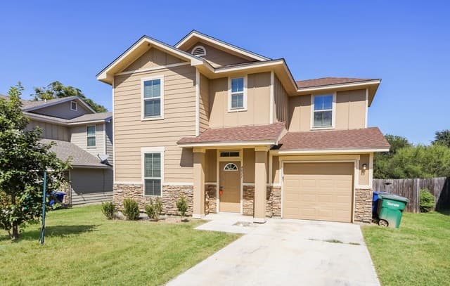 3-bedroom rental at 4011 Anton Dr in San Antonio, TX — photo 2
