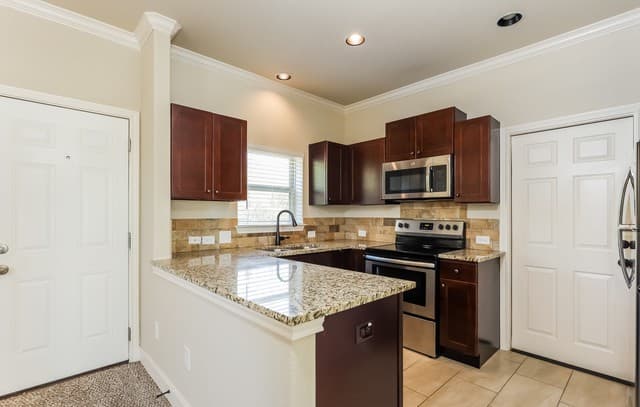 3-bedroom rental at 4011 Anton Dr in San Antonio, TX — photo 5