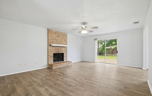 3-bedroom rental at 7266 Shadow Rdg in San Antonio, TX — photo 3