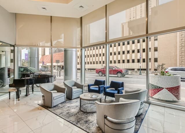 2-bedroom rental at 610 E Market Unit UNIT 2702 in San Antonio, TX — photo 3